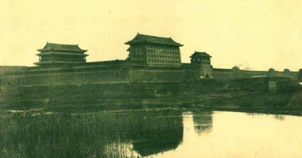 恩斯特·柏石曼1908年拍摄的西安城墙 恩斯特·柏石曼1908年拍摄的西安城墙