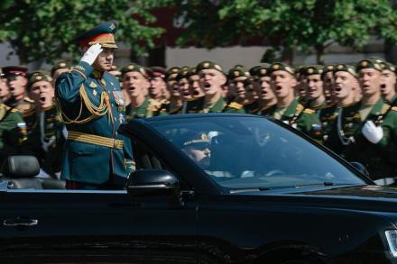 俄罗斯国防部长谢尔盖·绍伊古在阅兵式上 俄罗斯国防部长谢尔盖·绍伊古在阅兵式上