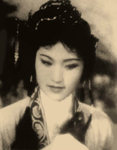 王文娟饰林黛玉(1962版越剧电影剧照) 王文娟饰林黛玉(1962版越剧电影剧照)