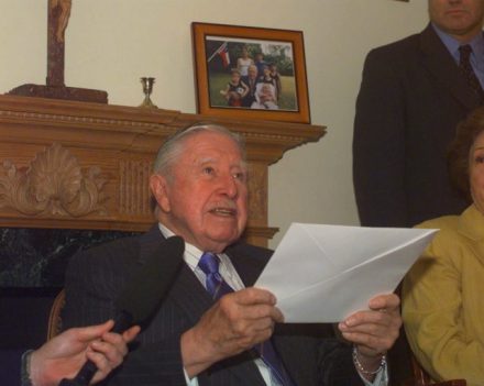 晚年时的皮诺切特接受记者采访 晚年时的皮诺切特接受记者采访