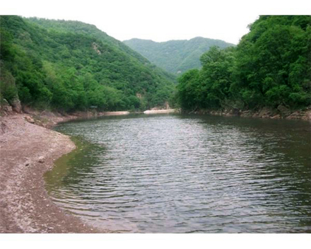 中条山中的河流 中条山中的河流