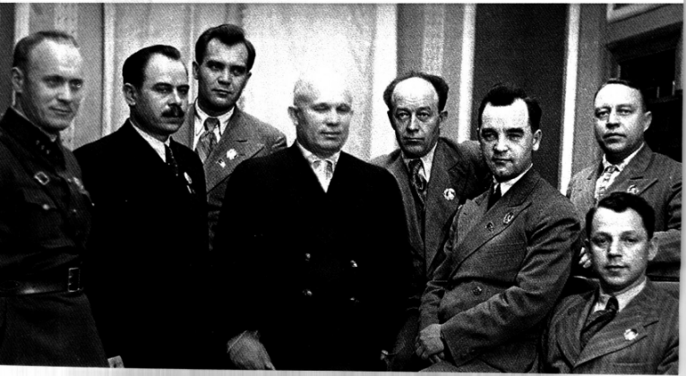 二战前夕乌克兰的领导班子（左四为赫鲁晓夫）