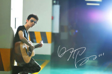 军营唱作歌手易 军营唱作歌手易