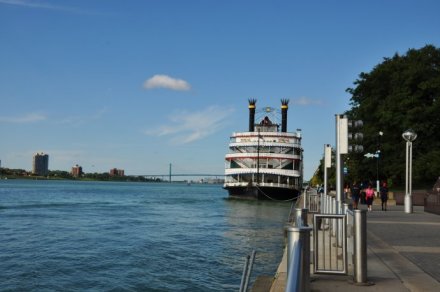 底特律河风景 底特律河风景