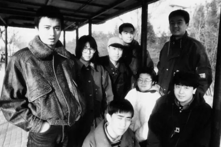 青年电影实验小组,右一为贾樟柯 青年电影实验小组,右一为贾樟柯