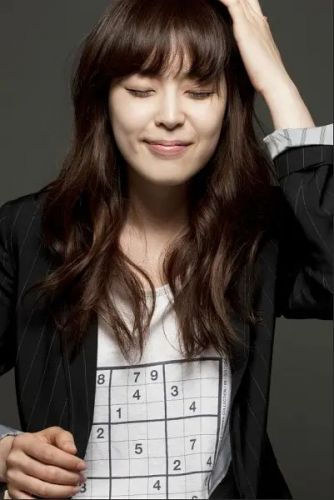 李荷娜（이하나）