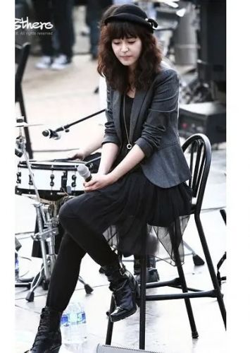 李荷娜（이하나）