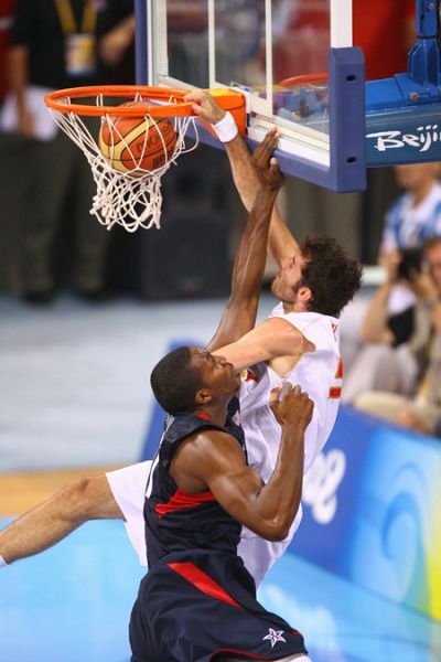 费尔南德斯隔扣霍华德 费尔南德斯隔扣霍华德