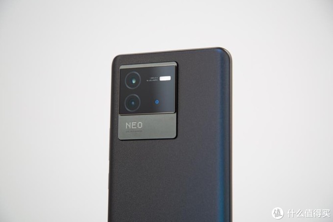 iQOO Neo 6首发评测:旗舰硬件下放,游戏体验全面升级