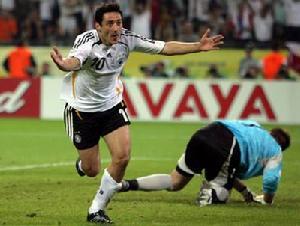 奥利弗·诺伊维尔 奥利弗·诺伊维尔