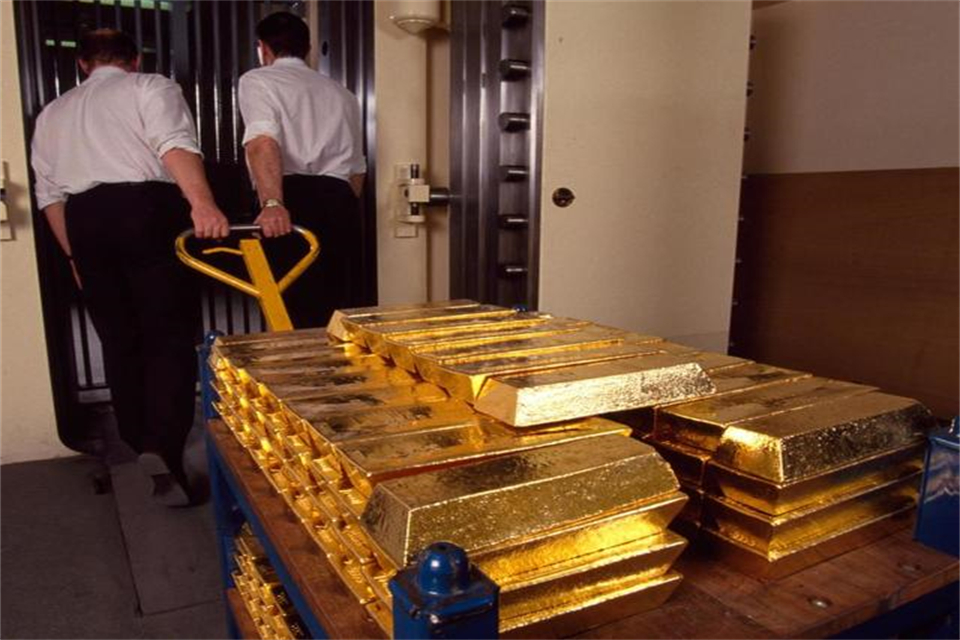 32克/立方厘米,所以一吨黄金约005立方米多