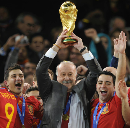 率领西班牙队夺得2010年南非世界杯冠军 率领西班牙队夺得2010年南非世界杯冠军