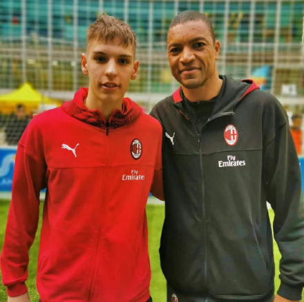 在AC米兰任职 在AC米兰任职