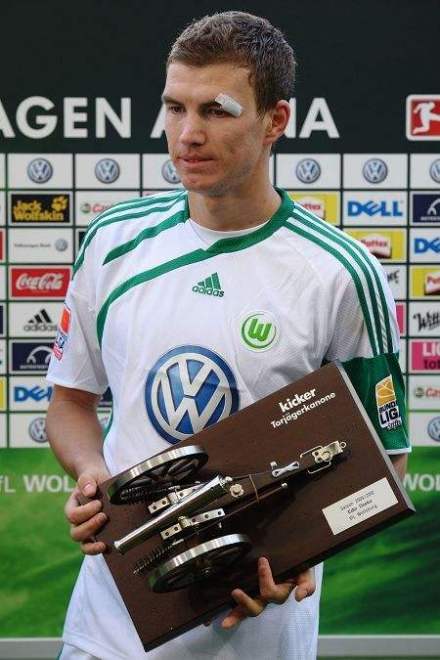 哲科获得德国足球甲级联赛金靴奖 哲科获得德国足球甲级联赛金靴奖