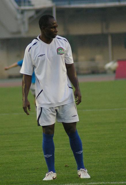 埃曼努埃尔·奥利萨德贝 埃曼努埃尔·奥利萨德贝