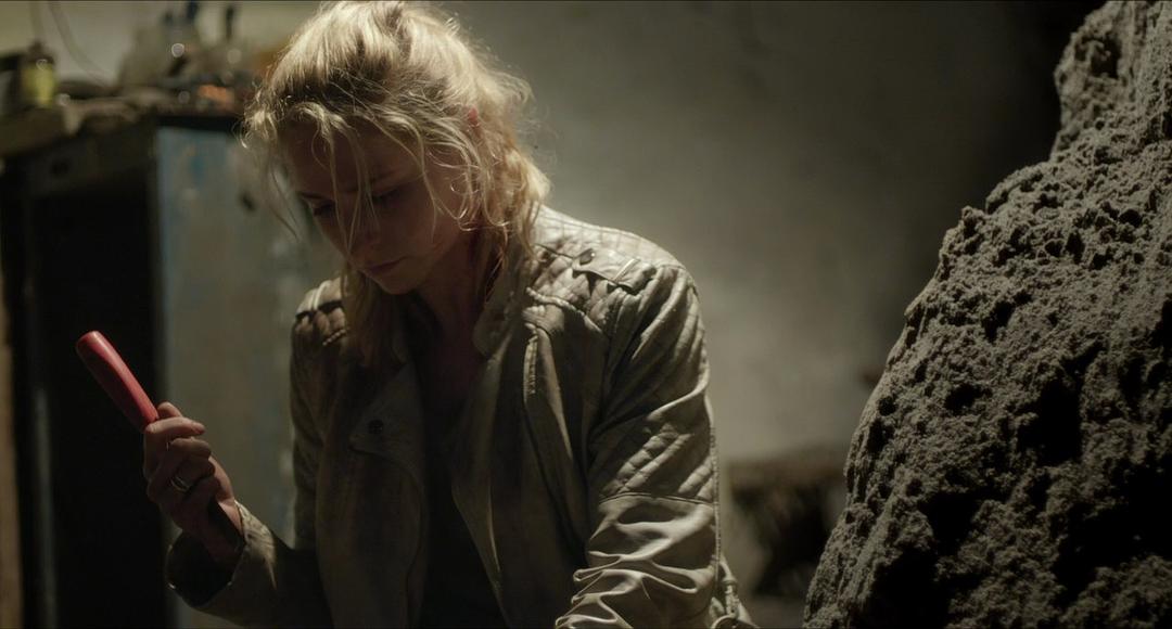 黑暗深渊(2014)的剧照 黑暗深渊(2014)的剧照