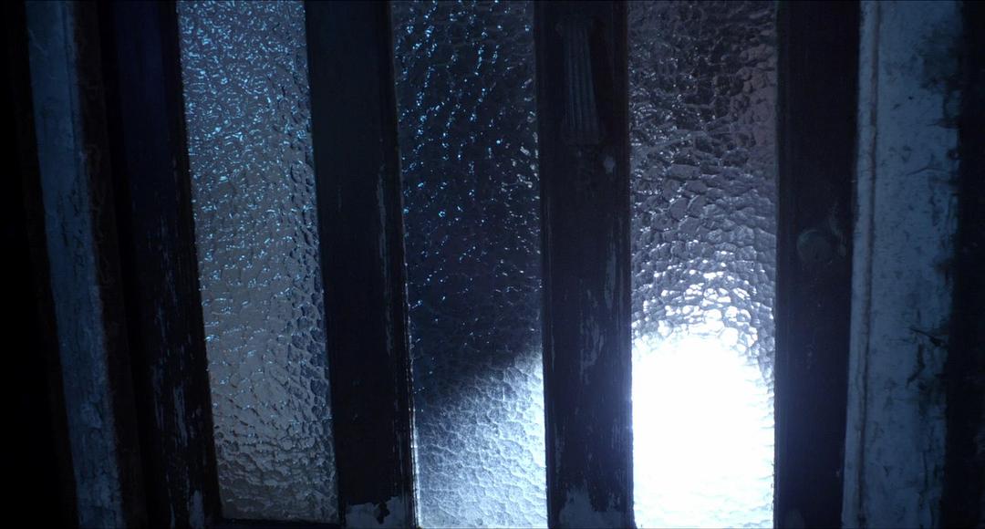 黑暗深渊(2014)的剧照 黑暗深渊(2014)的剧照