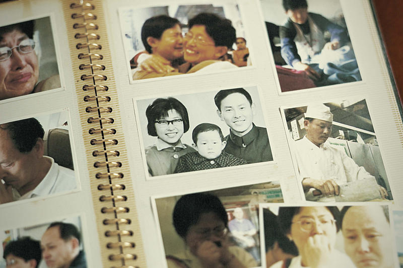 含泪活着(2006)的剧照 含泪活着(2006)的剧照