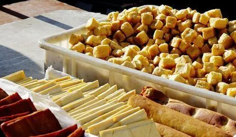 养宠小贴士：狗狗补钙吃钙片还是钙粉，狗补钙是钙片还是钙粉