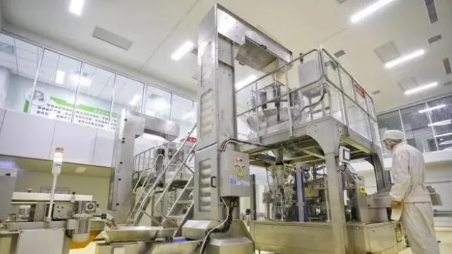 小镇萌宠口粮销四方 ,宠物经济催生新产业链 小镇萌宠口粮销四方 ,宠物经济催生新产业链