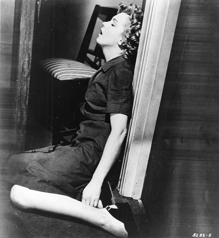 无需敲门(1952)的剧照 无需敲门(1952)的剧照