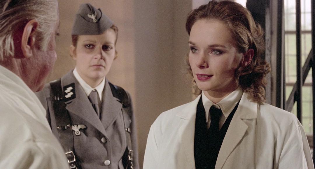 纳粹疯狼(1977)的剧照 纳粹疯狼(1977)的剧照