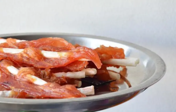 给狗狗“吃零食、挑零食”讲究多,这4个误区千万别碰 给狗狗“吃零食、挑零食”讲究多,这4个误区千万别碰