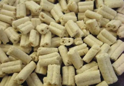 如何给猫咪选择合适的猫砂？从成分、优点、缺点剖析给你看！