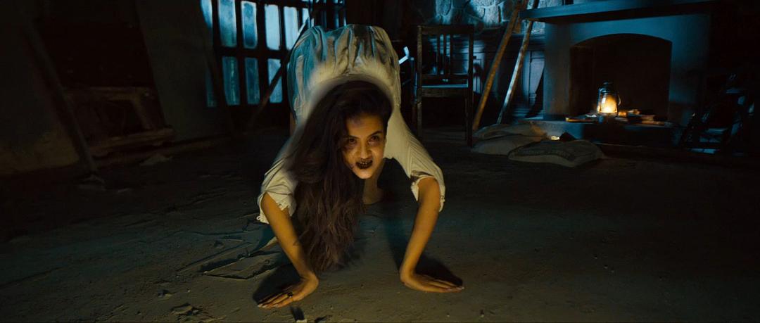 1920:邪灵重现(2012)的剧照 1920:邪灵重现(2012)的剧照