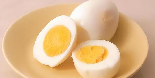 狗吃蛋黄吃多了会怎样？主人一定要知道！