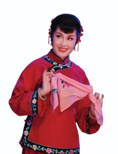 《土炕上的女人》中饰演杨三妞