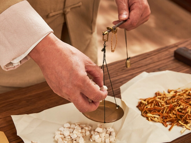 银翘散、麻杏石甘散等中兽药在禽病临床上的应用 银翘散、麻杏石甘散等中兽药在禽病临床上的应用