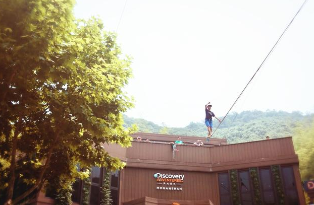 盖夫携Daventures Race山地嘉年华，户外运动会看狗狗肆意撒欢 