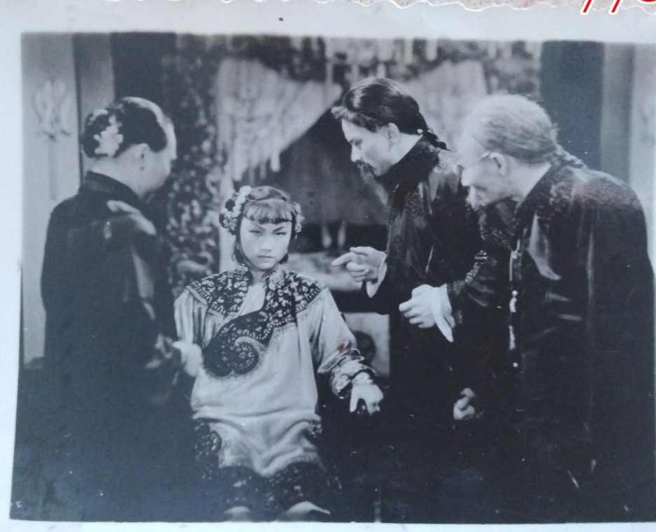 麻疯女
(1939)的剧照 麻疯女
(1939)的剧照