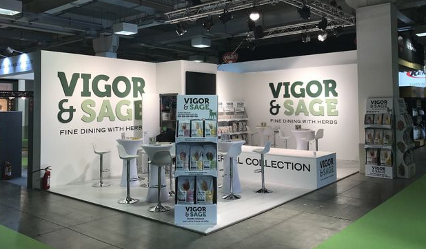 灵萃国内初亮相，见证猫粮新变革，引领养宠新风尚