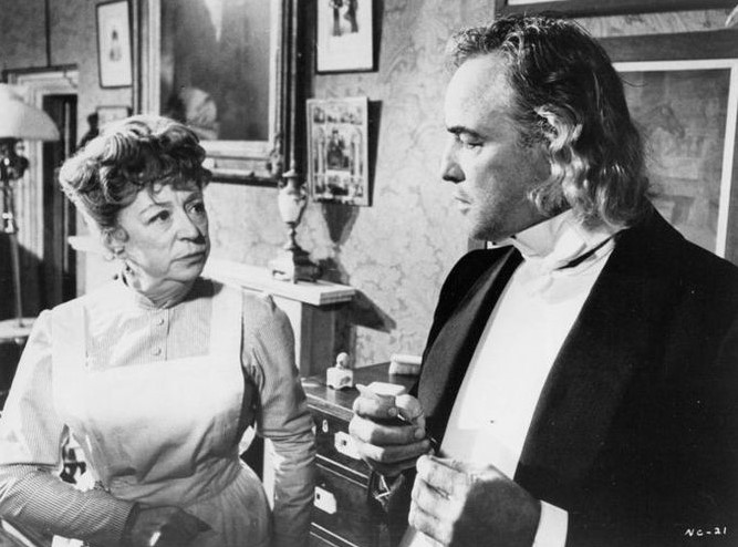 夜行人(1971)的剧照 夜行人(1971)的剧照