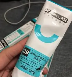 猫咪应该怎么吃营养膏呢