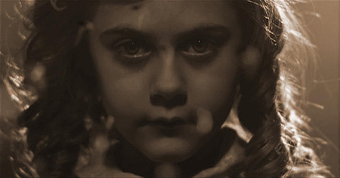 牙鬼(2012)的剧照 牙鬼(2012)的剧照