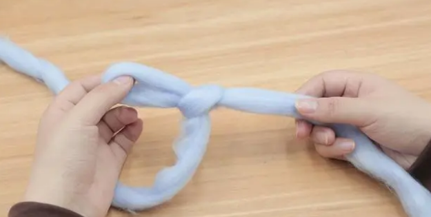 精致狗窝用手就能编出来，材料简单又方便