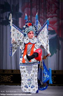 表演时剧照 表演时剧照